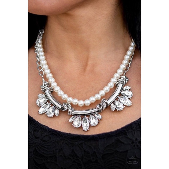 paparazzi Jewelry - Free W/ Any Bundle•C L A S S Y • Necklace | White